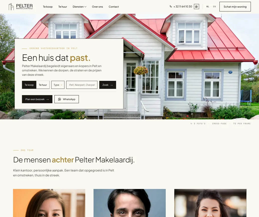 De homepage van Pelter Makelaardij — een redactionele vastgoedsite met een paginabrede foto van een huis met rode dakpannen, de kop 'Een huis dat past' en een te koop / te huur zoekbalk.